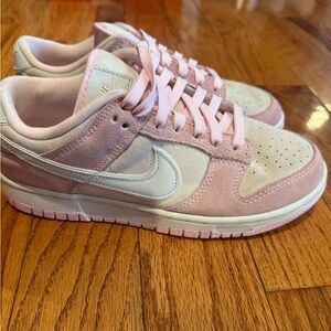 Nike Women's Pastel Pink and Cream Sneakers